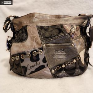 𝅺COACH Zoe Patchwork Purse